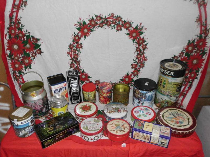 lot 257 image: VINTAGE TINS