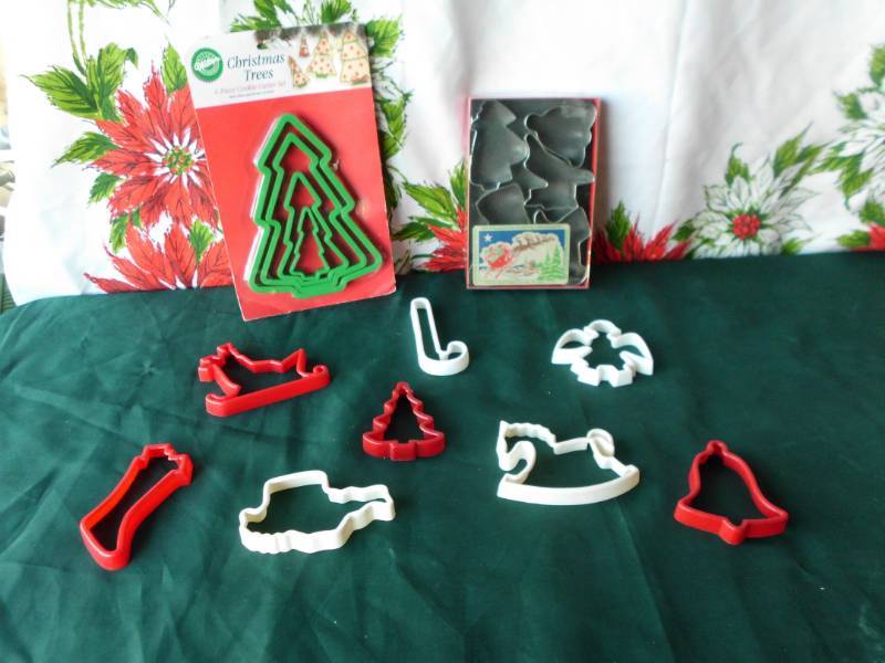 lot 279 image: COOKIE CUTTERS