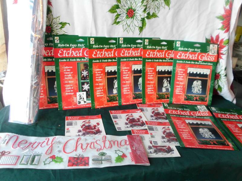 lot 280 image: CHIRSTMAS CLINGS