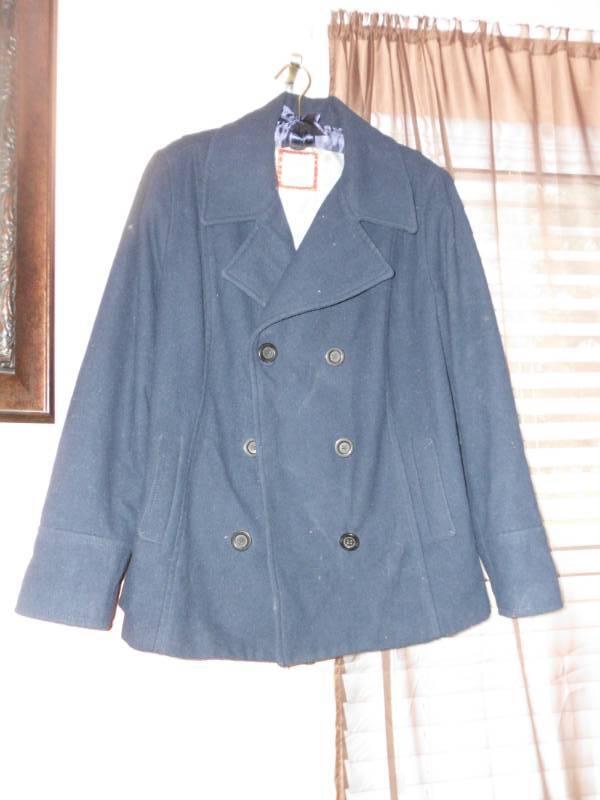 lot 293 image: MENS PEACOAT