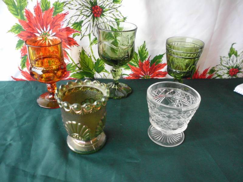 lot 569 image: VINTAGE GLASSES