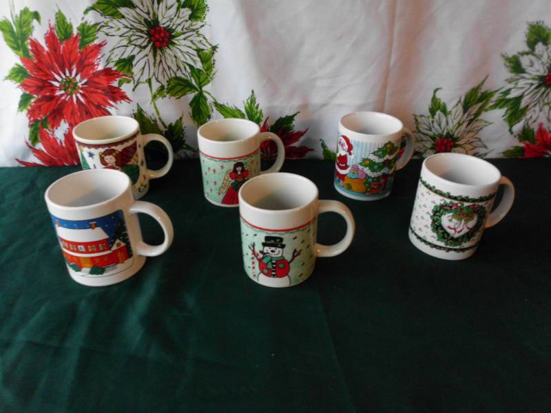 lot 574 image: CHRISTMAS COFFEE MUGS