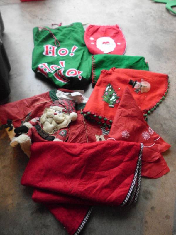 lot 577 image: CHRISTMAS SKIRTS