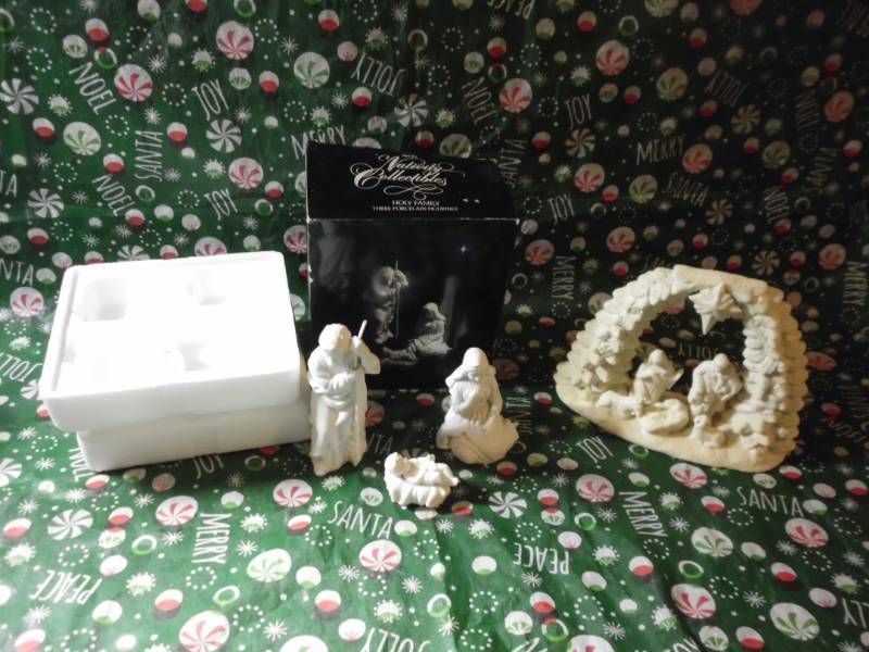 lot 592 image: NATIVITY SCENE