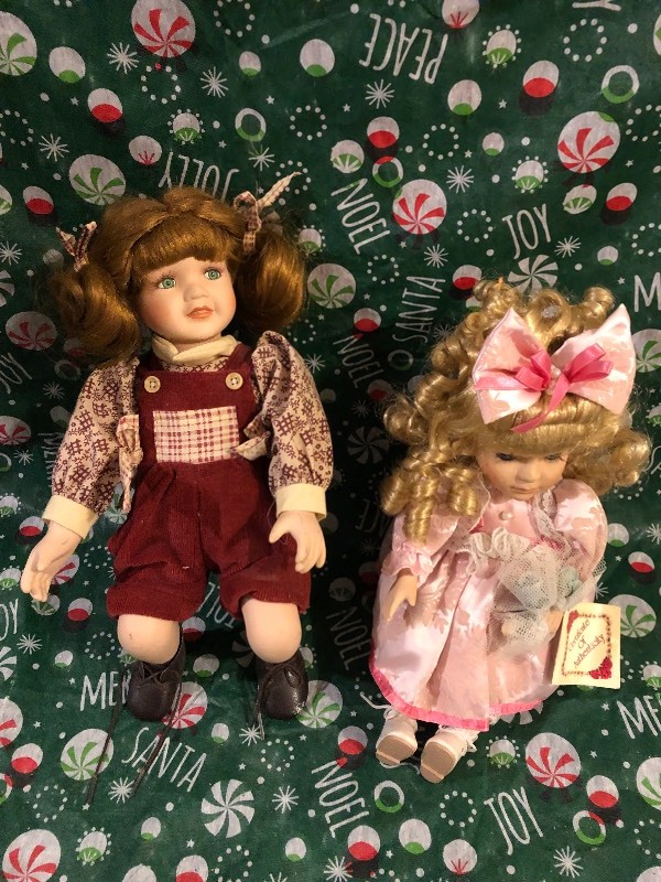 lot 33 image: VINTAGE PORCELAIN DOLLS