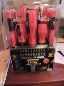 lot 53 image: Toro 21 piece screw driver set