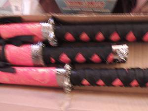 lot 83 image: 3 piece Samari  sword set with stand  NEW