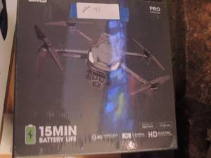 lot 16 image: DRONE  2.4 G, HD, 3 camera , NIB   $$$