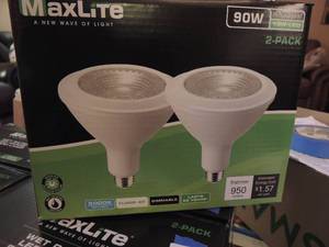 lot 157 image: MAXLITE  .90W ( 13W LED)  FLOODLIGHTS  QTY 2 IN PKG  NEW