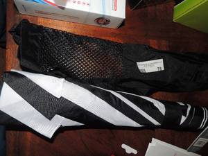 lot 78 image: LARGE BLACK  WHITE UMBRELLA - W BAG  NEW  BY GOGO