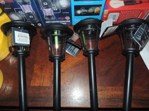 lot 97 image: 4 OUTDOOR SOLAR LIGHTS ..