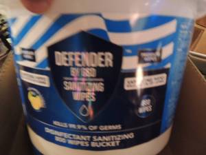 lot 145 image: DEFENDER  SANITIZING WIPES  800 COUNT PAIL  NIP