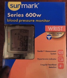 lot 116 image: SUNMARK SERIES 600W BLOOD PRESSURE MONITOR  - NIP