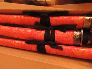 lot 100 image: 3 piece Samari  sword set with stand  NEW