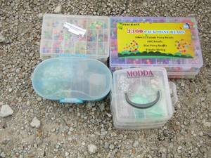 lot 17 image: Various bracelet necklace beads for little girls