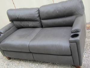 lot 30 image: Sofa couch fold out into a bed in good condition