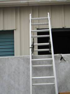 lot 5 image: Louisville 16 ladder