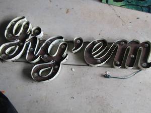 lot 34 image: gig em light sign