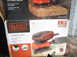 lot 44 image: black and decker sander
