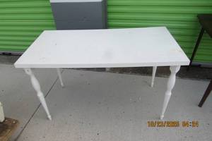 lot 82 image: WHITE IKEA TABLE