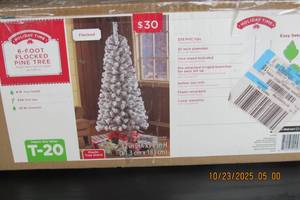 lot 152 image: CHRISTMAS TREE 6 FLOCKED 32 BASE
