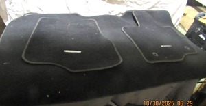 lot 76 image: FORD PLATINUM FLOOR MATS