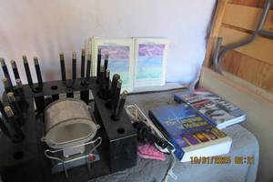 lot 93 image: SALON GEAR AND BOOKS