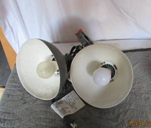 lot 62 image: HDX PROFESSIONAL CLAMP LIGHTS PAIR