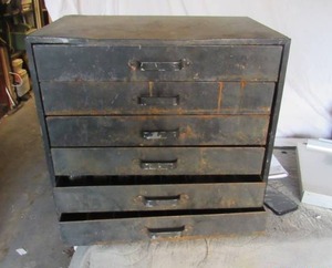 lot 57 image: METAL PARTS BOX HEAVY