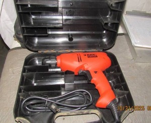 lot 45 image: BLACK AND DECKER CORDED DRILL IN CASE