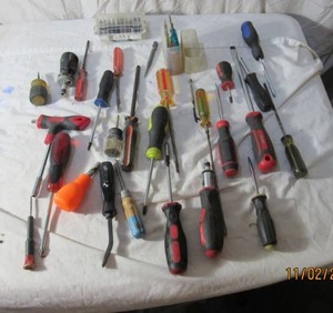 lot 167 image: SCREWDRIVERS VARIOUS