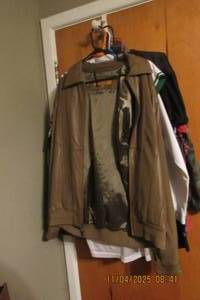 lot 190 image: MAXINE COLEZUNE LEATHER AND ACRYLIC WINTER JACKET SIZE LARGE