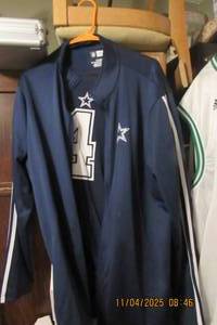lot 192 image: DALLAS COWBOYS DAK PRESSCOTT #4 T SHIRT AND COBOYS JACKET, MARION BARBER 24 JERSEY
