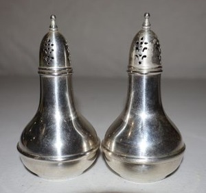 lot 3 image: Wallace Sterling 241 Silver salt and pepper shakers. Weight together is 2.10 oz., 3.75 height