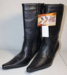 lot 11 image: NEW never worn Womens Black Leather Boots size 7.5