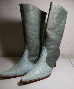 lot 14 image: NEW never worn Womens Blue Leather Boots. 3 heel, size 5.5 by EL CANELO (zipper on same side of both shoes)