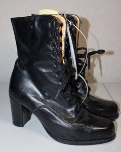lot 17 image: NEW never worn Womens Black Leather Boots. Lace up boots, 3 heel, size 5. by LADY YANNIN