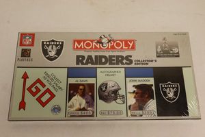 lot 41 image: Oakland Raiders Monopoly game unopened