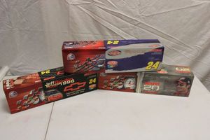 lot 87 image: Jeff Gordon 124 scale model cars - 3 total