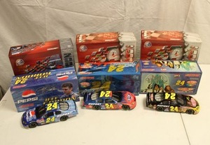 lot 89 image: Jeff Gordon 124 scale model cars - 3 total