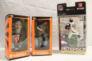 lot 113 image: Bengel Tigers bobble heads and Minn. Vikings figurine Peterson