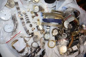 lot 156 image: Generous amount of watch parts and pieces