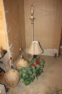 lot 226 image: Heavy large table lamps, artificial plants and floor lamp