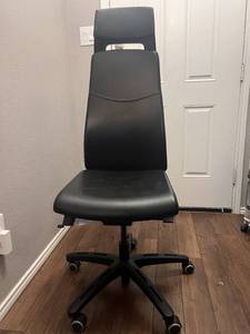 lot 233 image: Newly added...Faux black leather office chair