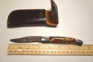 lot 246 image: 2.75 blade Folding pocket knife with leather sheath