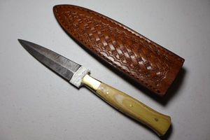 lot 61 image: Dagger knife with sheath