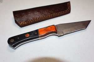 lot 134 image: Tanto knife with sheath