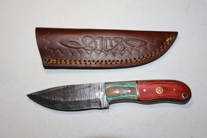 lot 141 image: Hunting knife with sheath