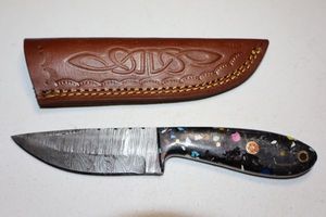 lot 147 image: Hunting knife with sheath