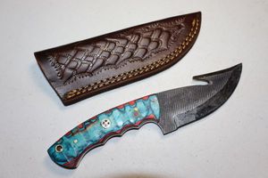 lot 163 image: Gut hook skinner knife with sheath